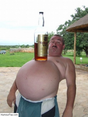 Homme_avec_un_gros_ventre.jpg